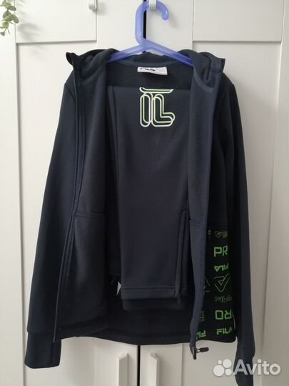 Продам спортивный костюм fila