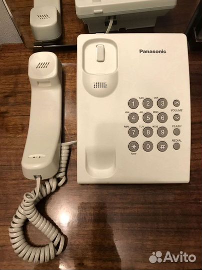 Телефон проводной Panasonic KX-TS2350RUW