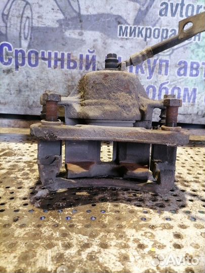 Суппорт передний правый Hyundai Matrix