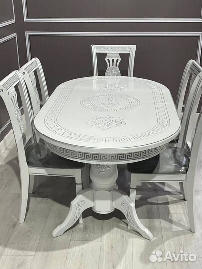 Стол и стулья комплект