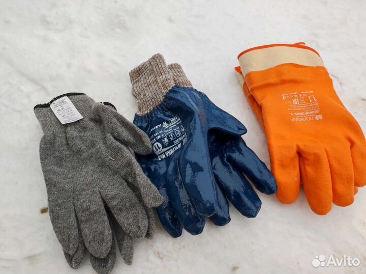 Перчатки три пары