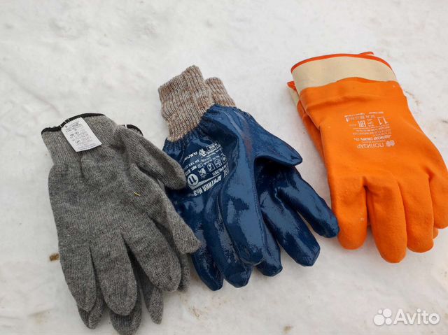 Перчатки три пары