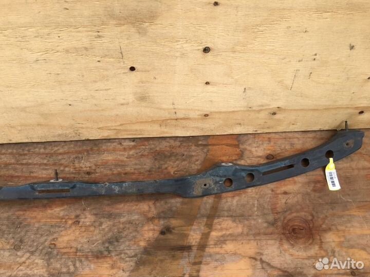 Усилитель бампера зад. toyota corolla