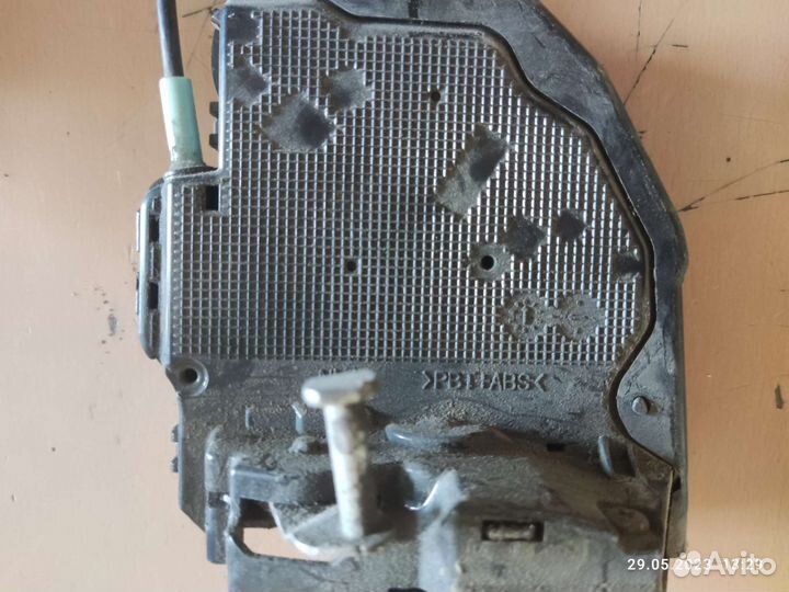 Замок двери Тойота Камри 50