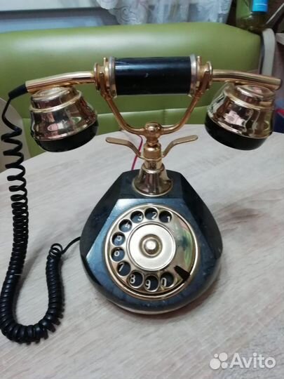 Телефон