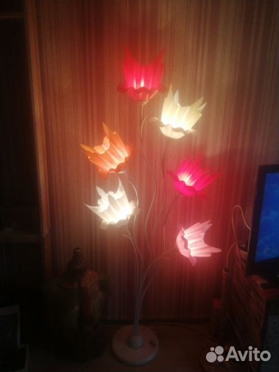 Напольный светильник