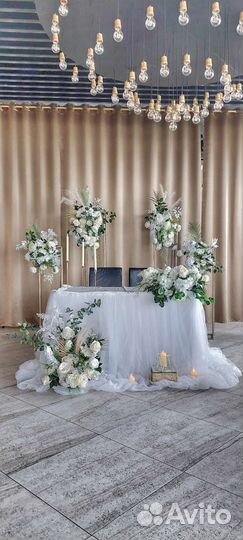 Стойки для цветов на праздник