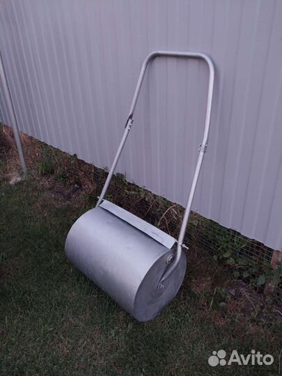 Каток для газона