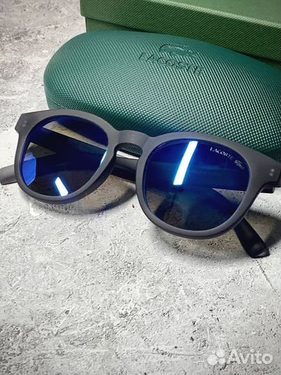 Очки Lacoste классические с комплектом