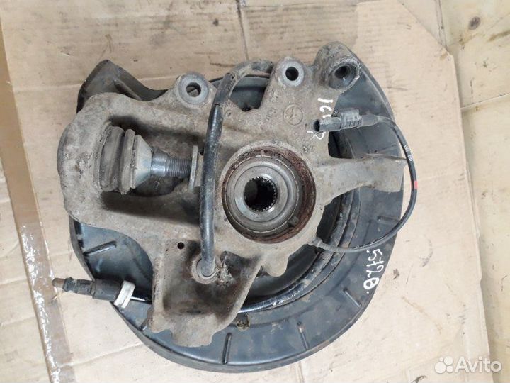 Кулак задний правый Mercedes-Benz Ml W164