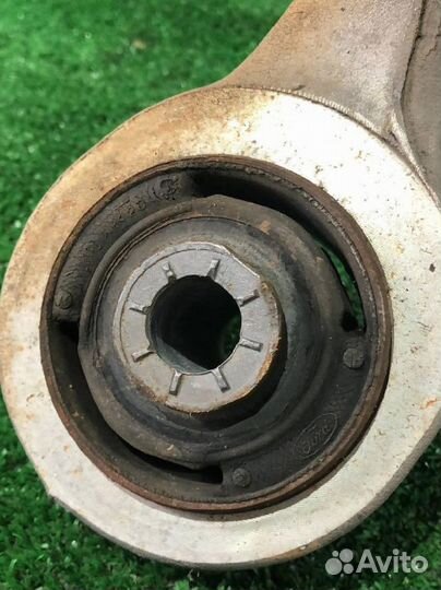 Рычаг задний левый нижний Ford Mustang 6