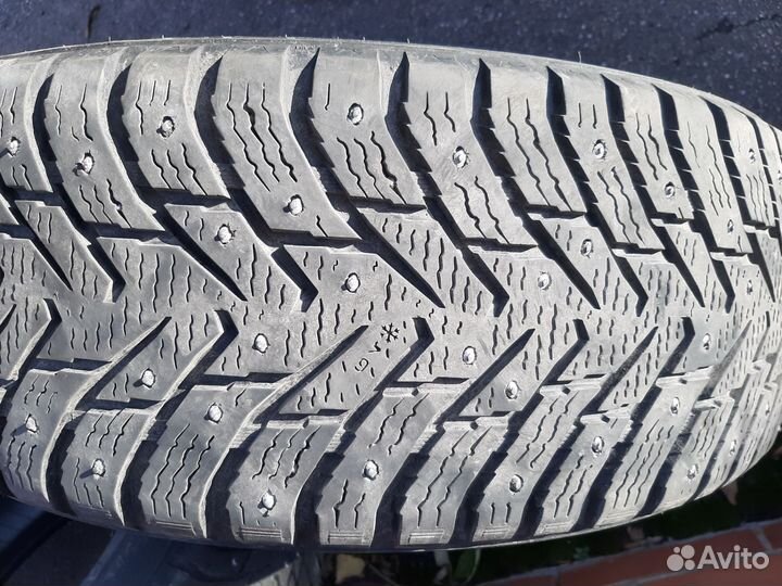 Nokian Tyres Hakkapeliitta 8 SUV 215/65 R16 102T