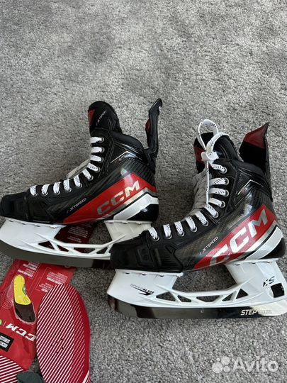 Коньки хоккейные CCM jetspeed ft6pro 8tapered