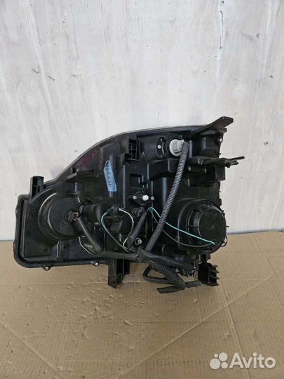 Фара правая ксеноновая Nissan X-Trail T31