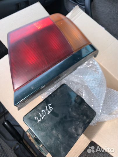 Задняя правая фара на 2115 темно-зеленого цвета