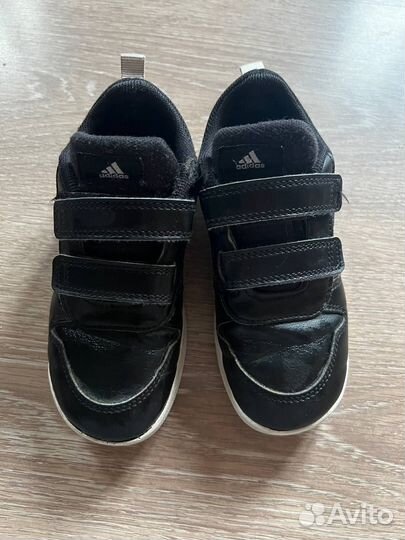Кроссовки adidas 26