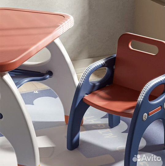 Столик и стульчик детский