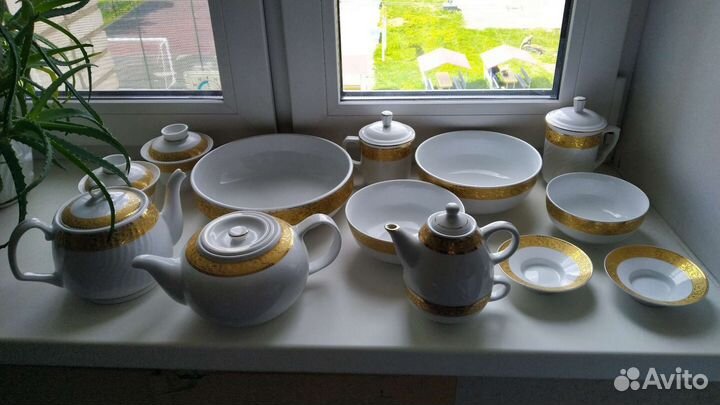 Посуда фарфор с золотым кантом