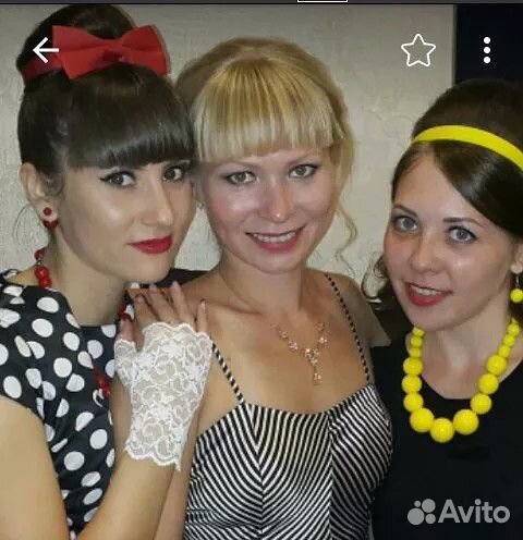 Ведущая и диджей