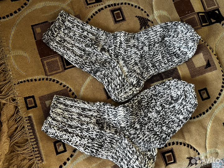 Вязаные носки, перчатки, следки