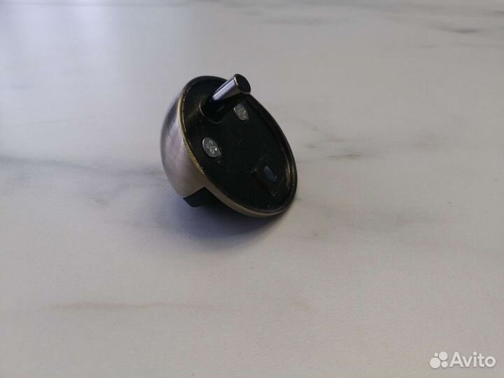 Ограничитель дверной новый