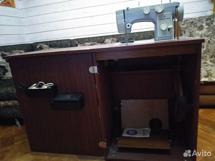 Швейная машина