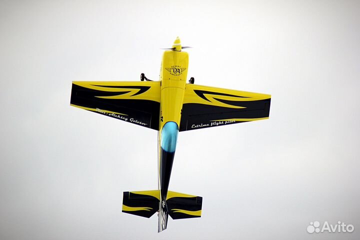 Продам радиоуправляемый самолет Экстра 330 2.3м