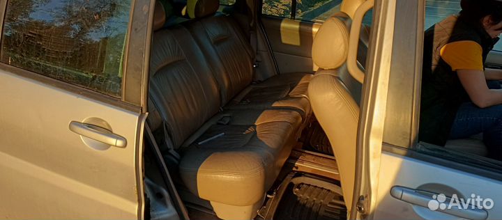 Nissan prairie, liberty