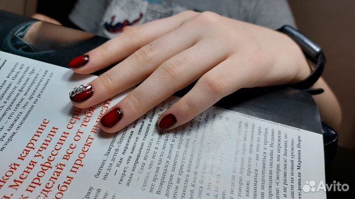 Модель на маникюр и педикюр