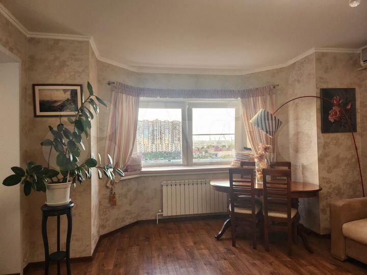 2-к. квартира, 88 м², 8/9 эт.