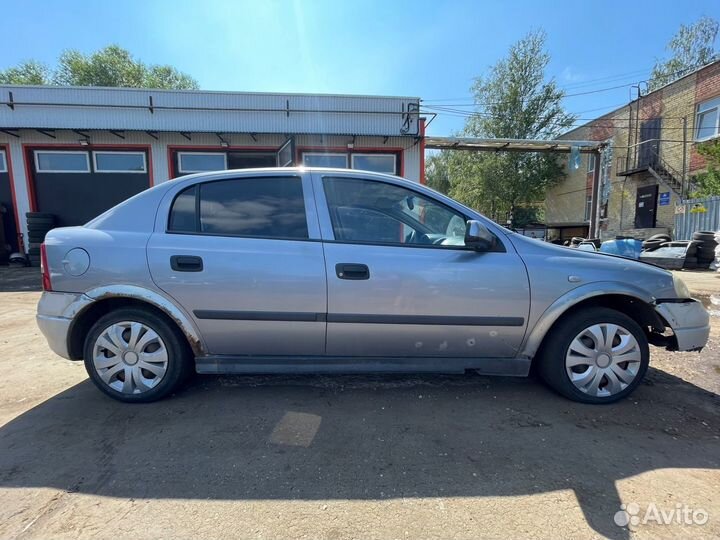 В разборе Opel Astra G