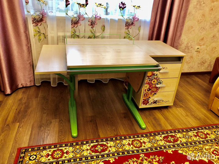 Растущая парта и тумба «Дэми»