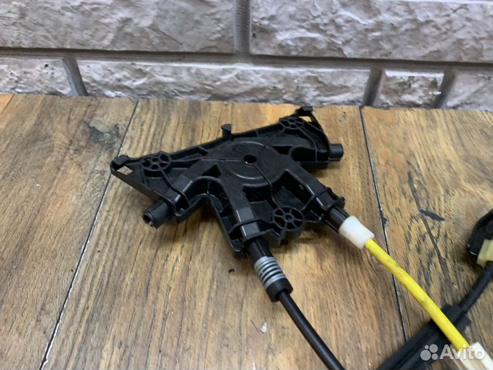 Mercedes Benz CLS W218 Стеклоподъемник задний