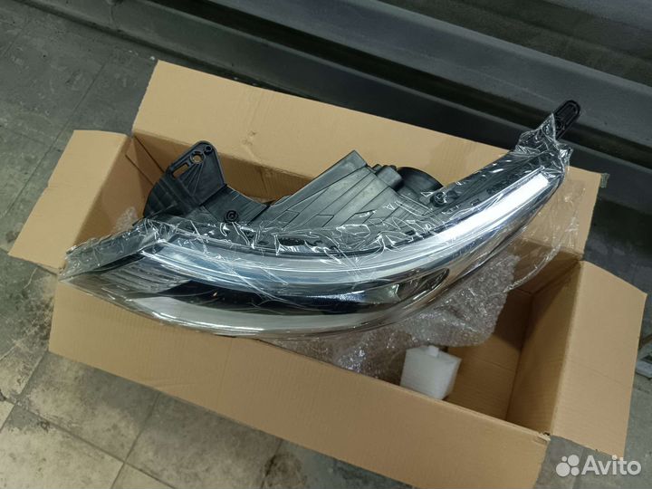 Комплект передних фар на Kia rio 3