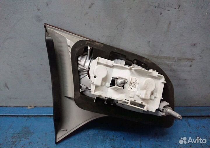 Фонарь багажника правый Audi A4 B7