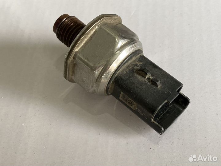 Датчик давления топлива в рампе ford