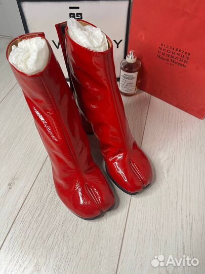 Maison Margiela Tabi Glossy Red Оригинал