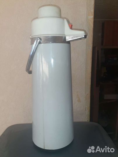 Термос с помпой