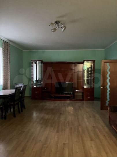 2-к. квартира, 70 м², 4/4 эт.