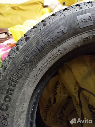 Continental ContiIceContact 4x4 235/65 R17