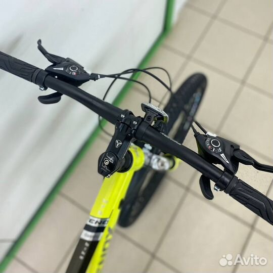 Скоростной велосипед чёрно-жёлтый новый