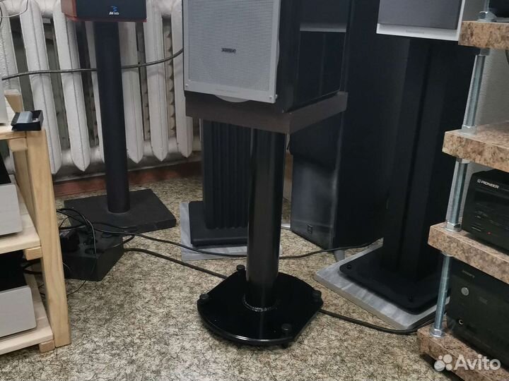 Стойки для полочной акустики b&w isoacoustic