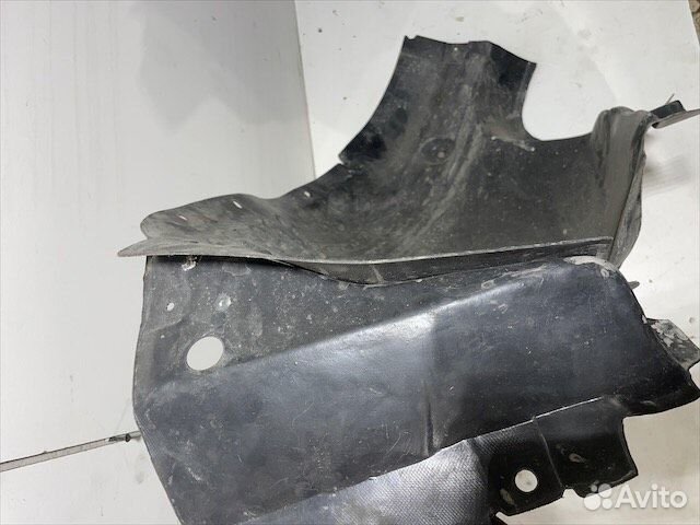 Подкрылок передний левый Мерседес w204 C