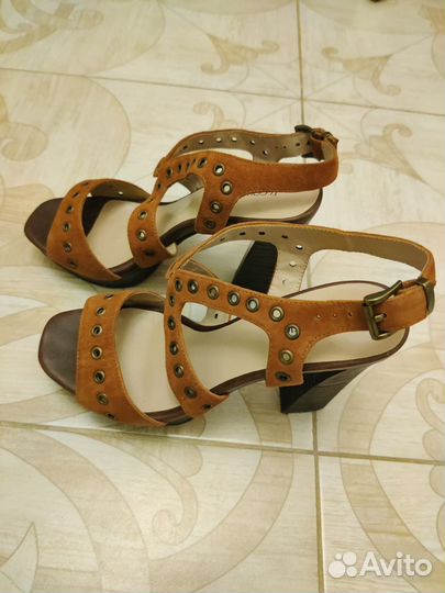 Босоножки женские 37 размер