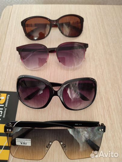 Солнечные очки женские