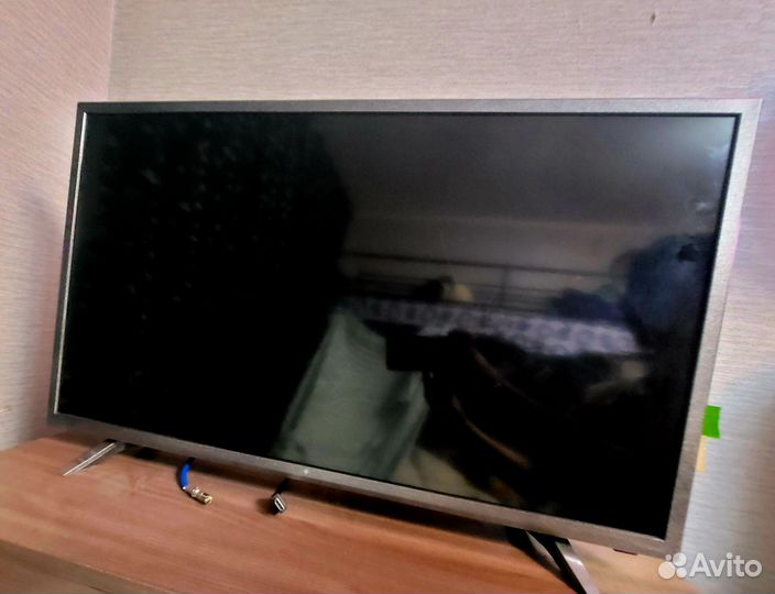 Телевизор Dexp H32G8100Q разбит экран