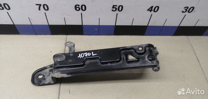 Кронштейн (сопут.товар) RAV 4 2013