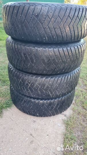 Goodyear UltraGrip SUV 225/65 R17
