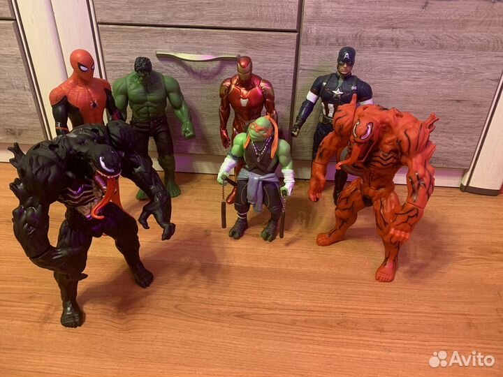 Игрушки супергерои, человек паук, веном, капитан а