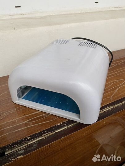 Ультрафиолетовая лампа для маникюра